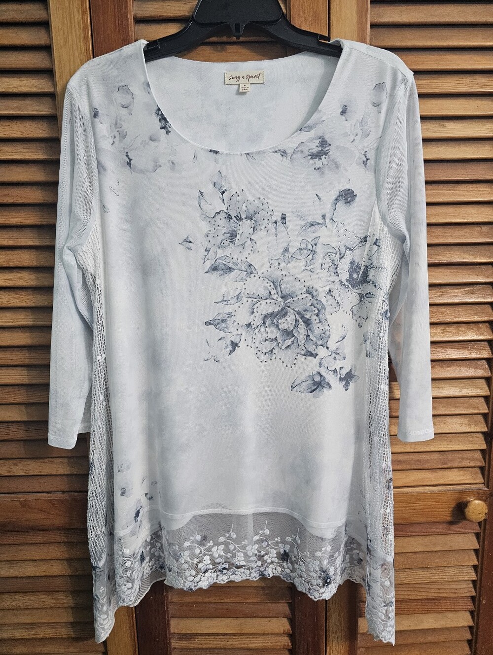 Song n Spirit White & Blue Floral Tunic Top – Size M